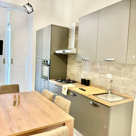 Apartman House Station *